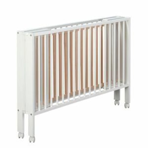 Foldable white baby crib with wooden slats and wheels. Kinderbetten Babybetten Beistellbetten.