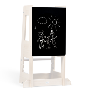 Chalkboard with childlike drawing of a family, sun, and cloud. Schreib- und Maltafel.